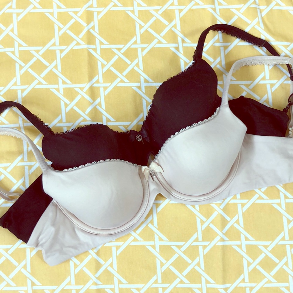 34C Cream and Black Victoria’s Secret Bras!